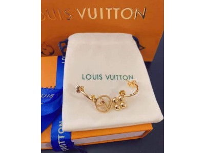 LV earring 2